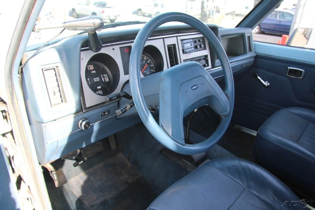 1986 Ford Bronco II - Image 15 of 24