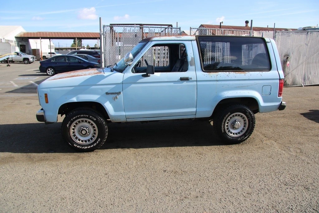 1986 Ford Bronco II - Image 3 of 24