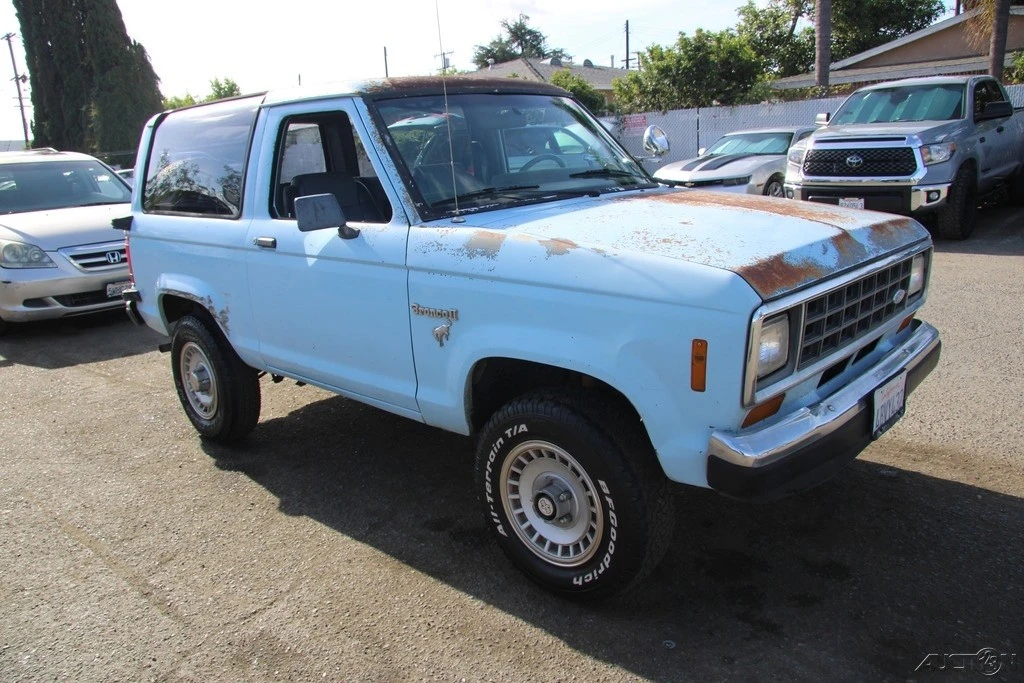1986 Ford Bronco II - Image 10 of 24