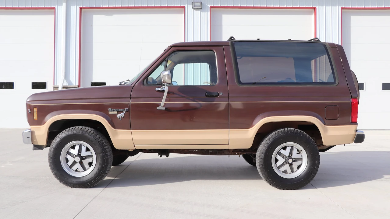 1986 Ford Bronco II - Image 2 of 11