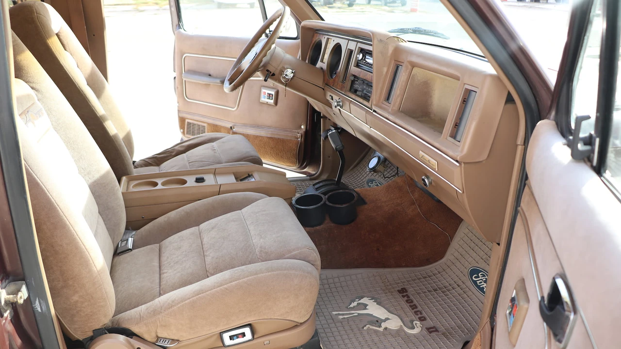 1986 Ford Bronco II - Image 5 of 11