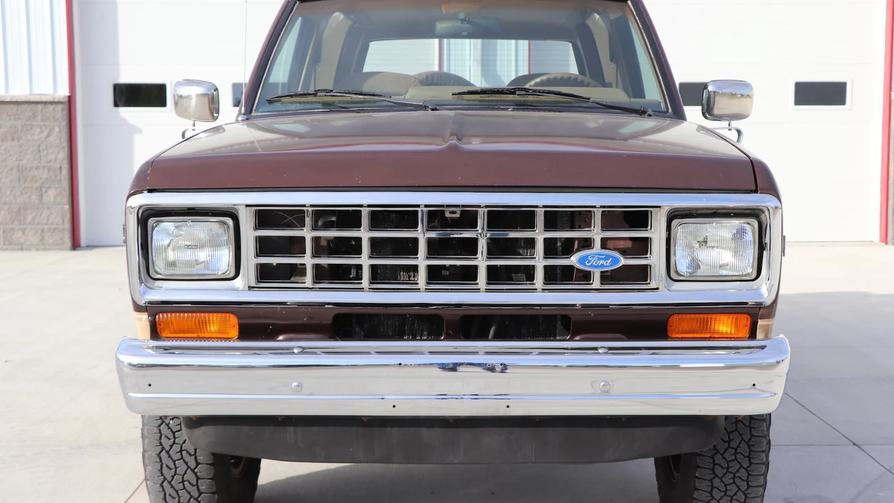 1986 Ford Bronco II - Image 8 of 11