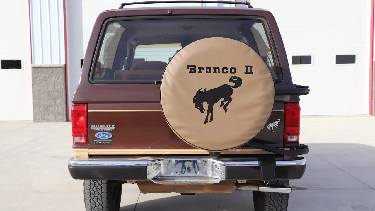 1986 Ford Bronco II - Image 10 of 11
