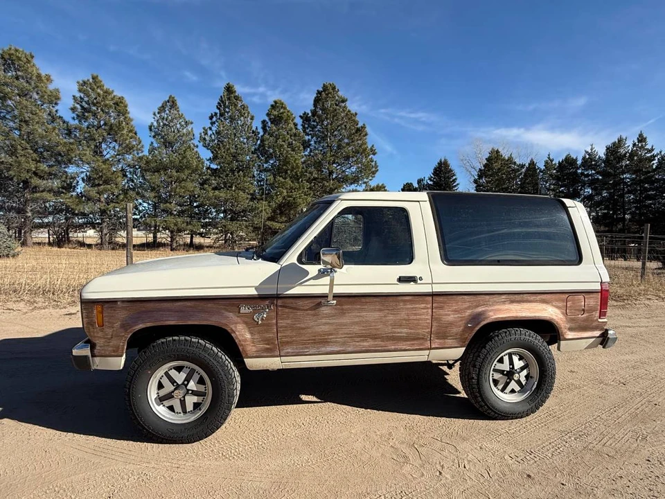 1986 Ford Bronco II - Image 9 of 10