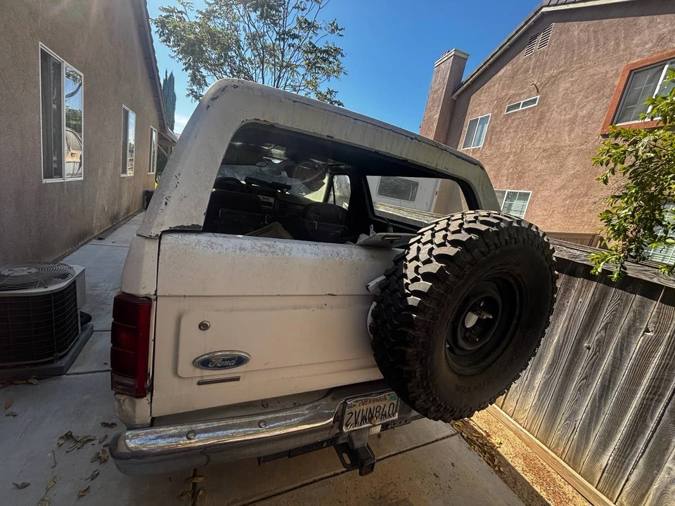 1986 Ford Bronco 3rd Gen - Image 3 of 5