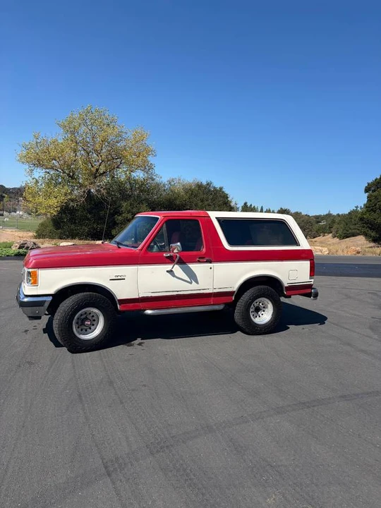 1986 Ford Bronco 3rd Gen - Image 2 of 13