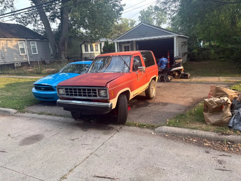 1986 Ford Bronco 3rd Gen - Image 2 of 5