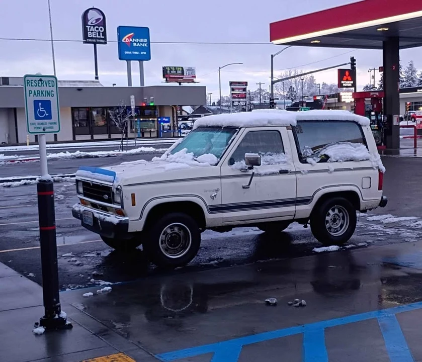 1986 Ford Bronco 3rd Gen - Image 2 of 3