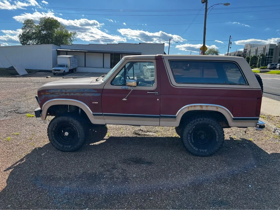 1986 Ford Bronco 3rd Gen - Image 2 of 4