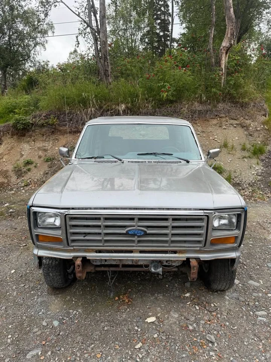 1986 Ford Bronco 3rd Gen - Image 2 of 8