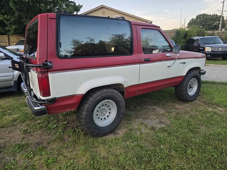1986 Ford Bronco 3rd Gen - Image 2 of 12
