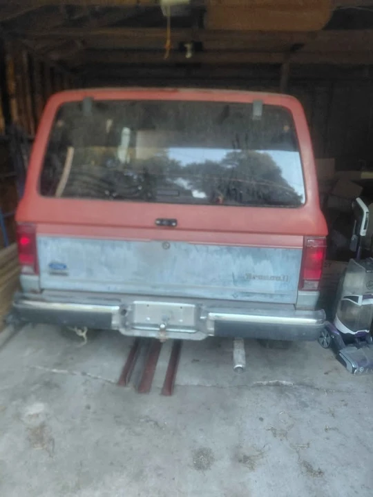 1986 Ford Bronco 3rd Gen - Image 2 of 8