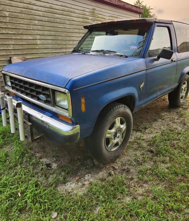 1986 Ford Bronco 3rd Gen - Image 2 of 3