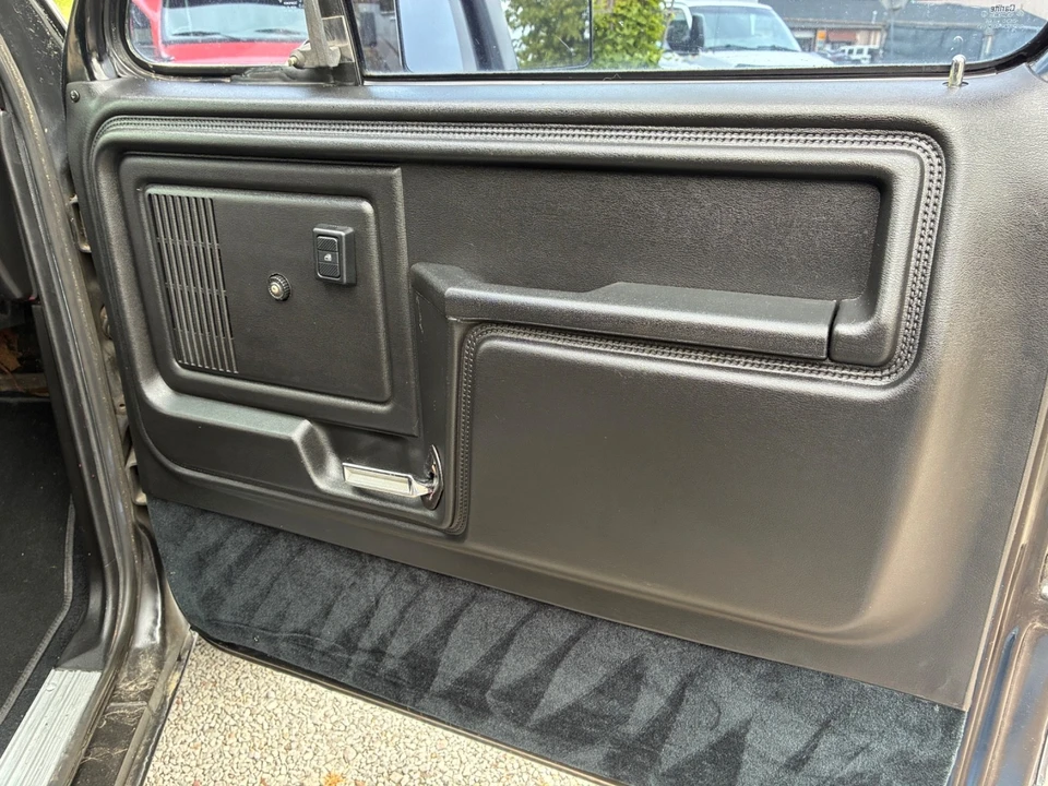 1986 Ford Bronco 3rd Gen - Image 18 of 24