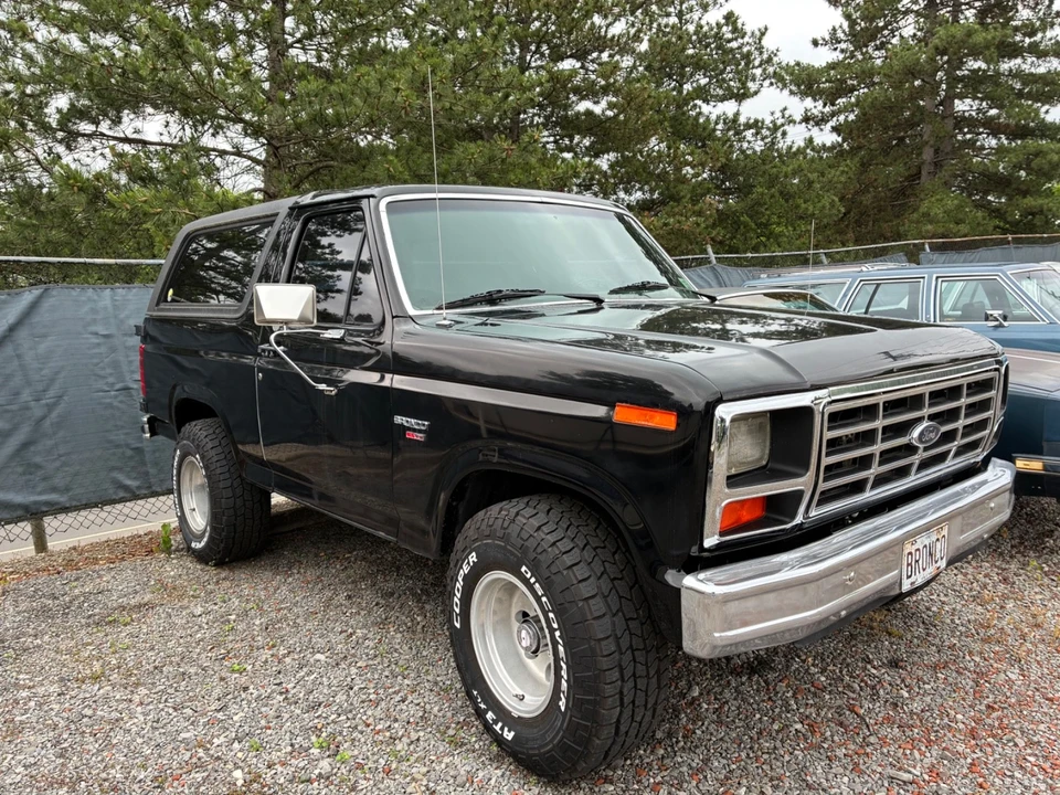 1986 Ford Bronco 3rd Gen - Image 2 of 24
