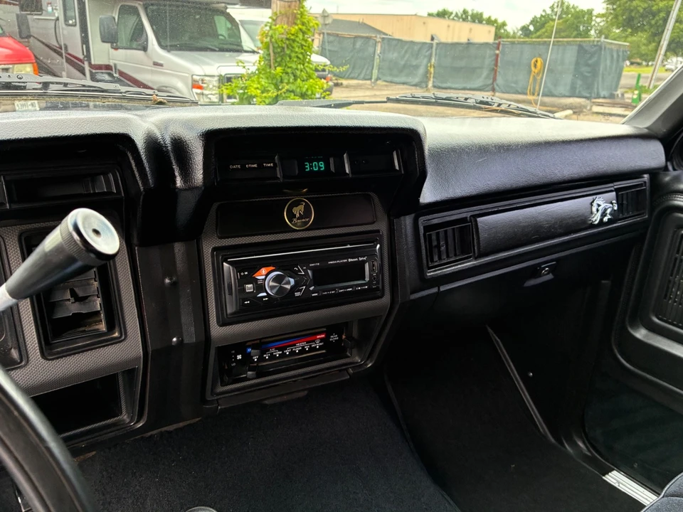 1986 Ford Bronco 3rd Gen - Image 13 of 24