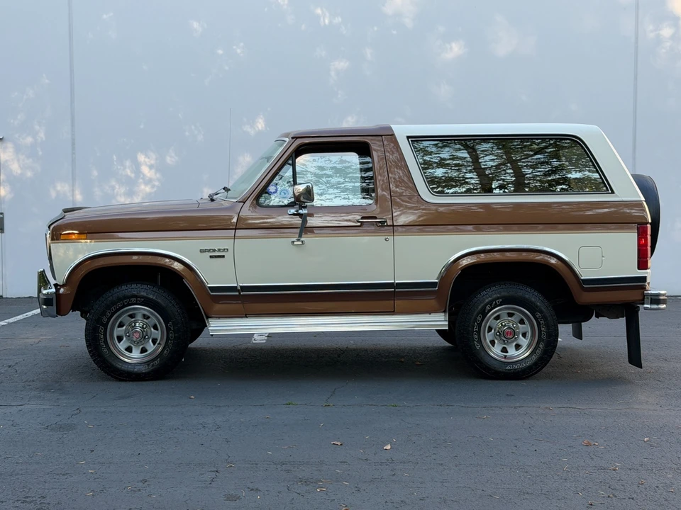 1986 Ford Bronco 3rd Gen - Image 2 of 13