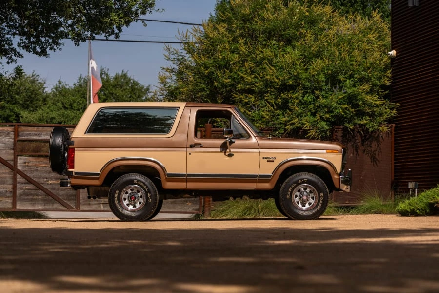 1986 Ford Bronco 3rd Gen - Image 2 of 31