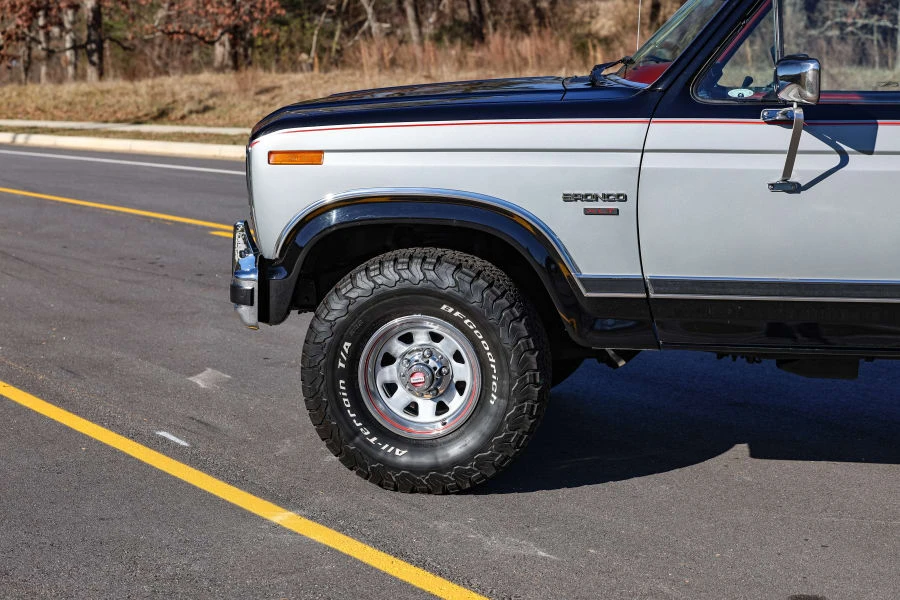 1986 Ford Bronco 3rd Gen - Image 27 of 31