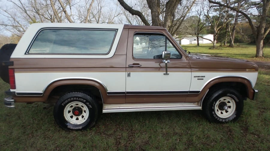 1986 Ford Bronco 3rd Gen - Image 2 of 5