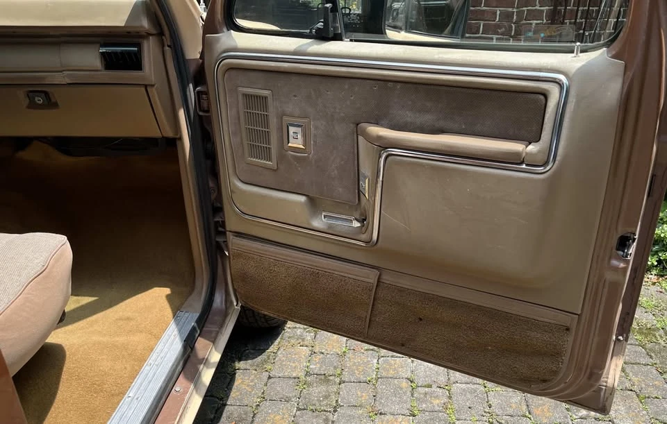 1986 Ford Bronco 3rd Gen - Image 9 of 16