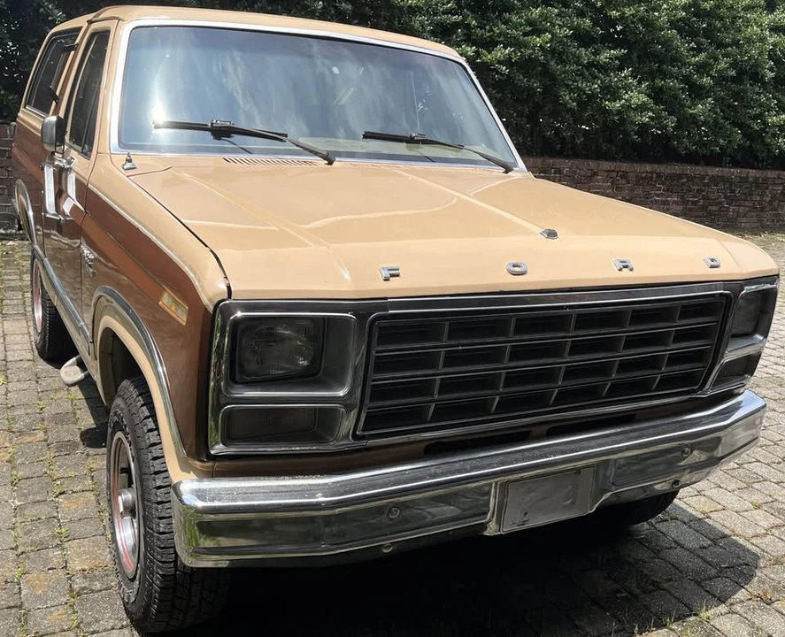 1986 Ford Bronco 3rd Gen - Image 2 of 16