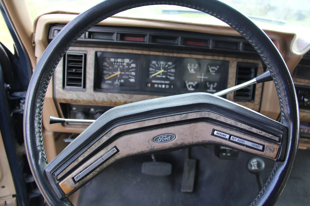 1986 Ford Bronco 3rd Gen - Image 25 of 31