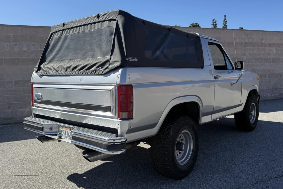 1986 Ford Bronco 3rd Gen - Image 2 of 7