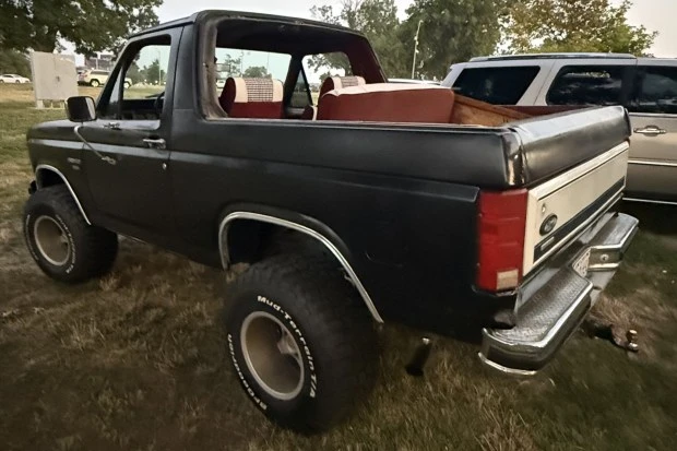 1986 Ford Bronco 3rd Gen - Image 2 of 7