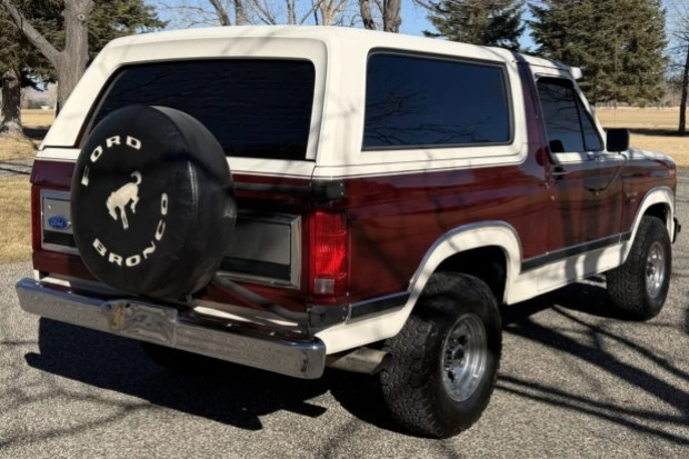 1986 Ford Bronco 3rd Gen - Image 2 of 7