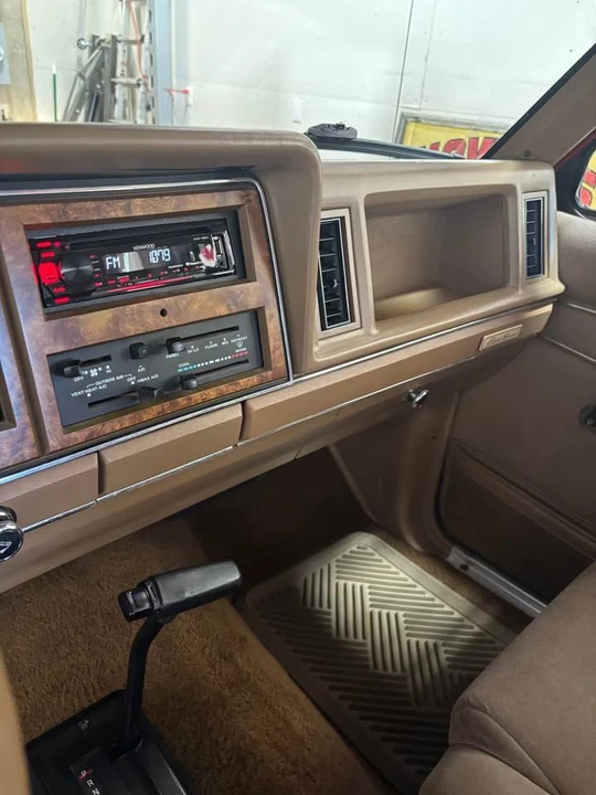 1986 Ford Bronco 3rd Gen - Image 10 of 15