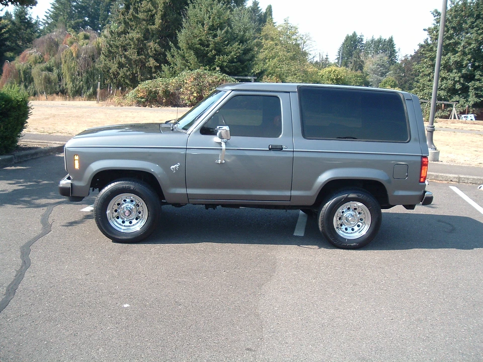 1986 Ford Bronco II - Image 4 of 31