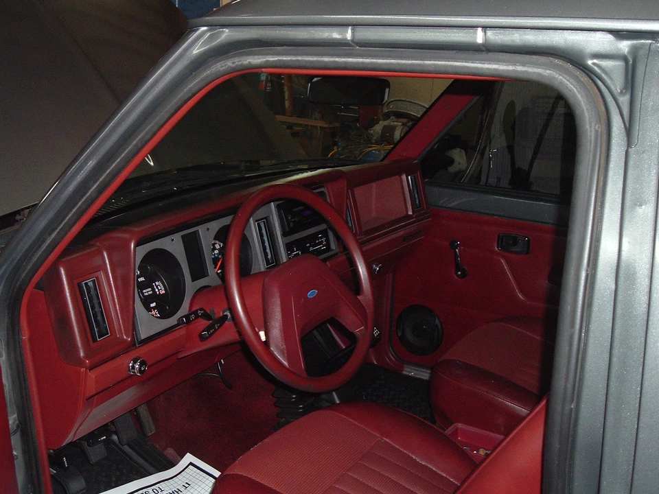 1986 Ford Bronco II - Image 18 of 31