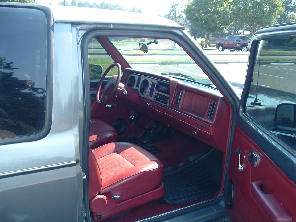 1986 Ford Bronco II - Image 16 of 31