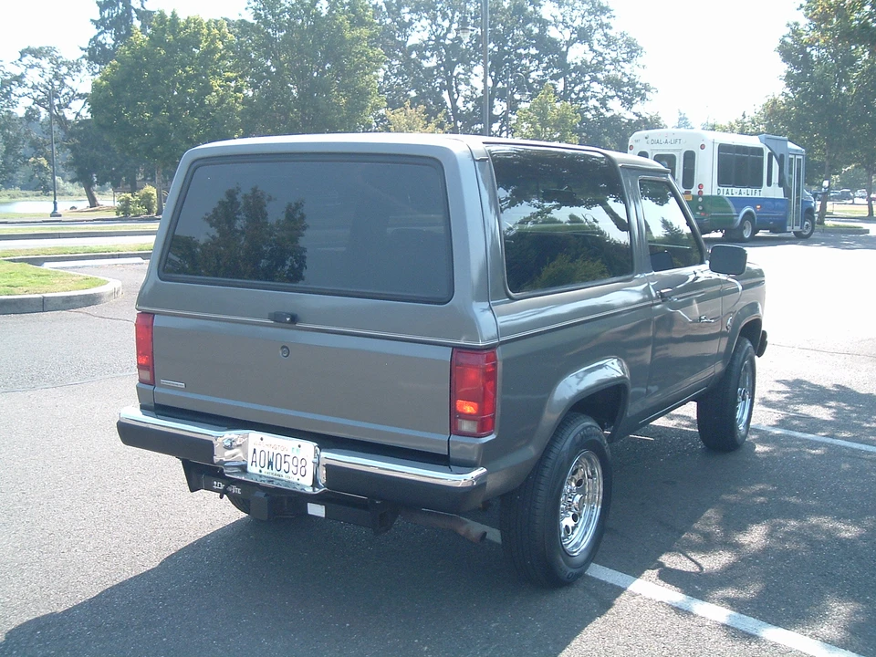 1986 Ford Bronco II - Image 8 of 31
