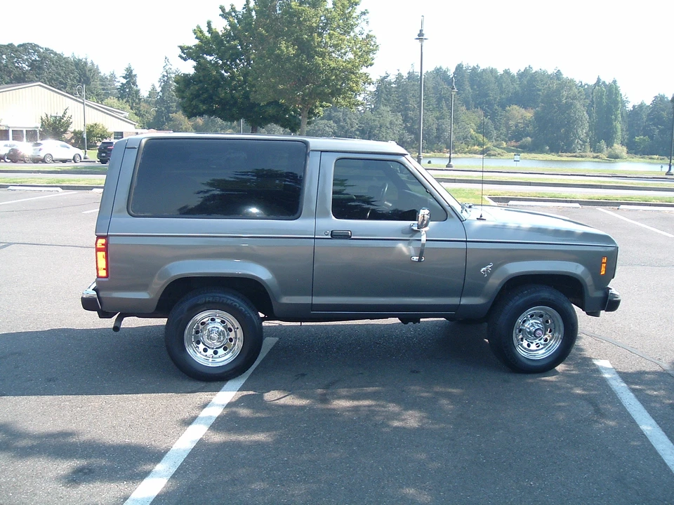1986 Ford Bronco II - Image 11 of 31