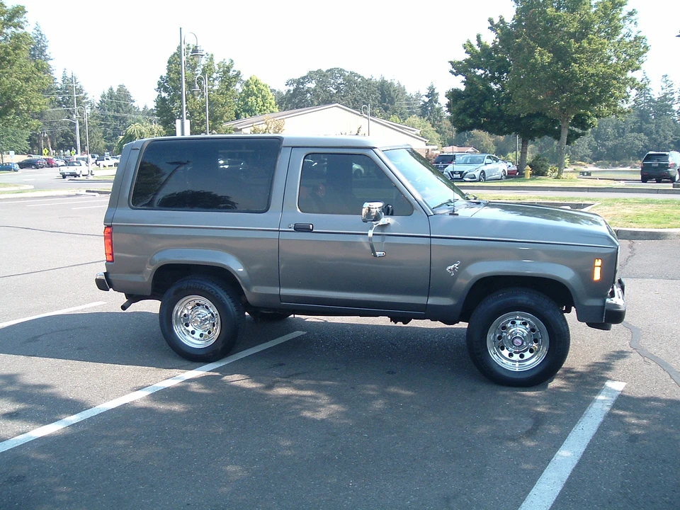 1986 Ford Bronco II - Image 12 of 31