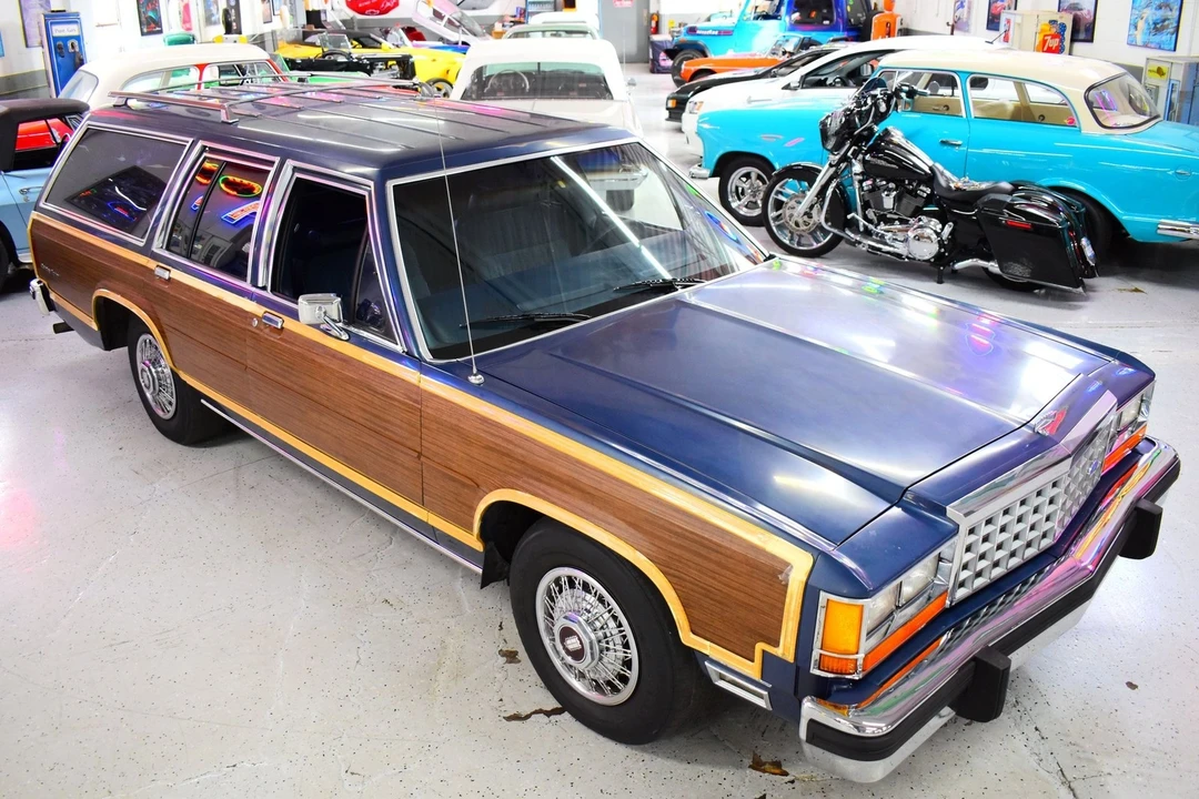 1986 Ford Country Squire - Image 2 of 20