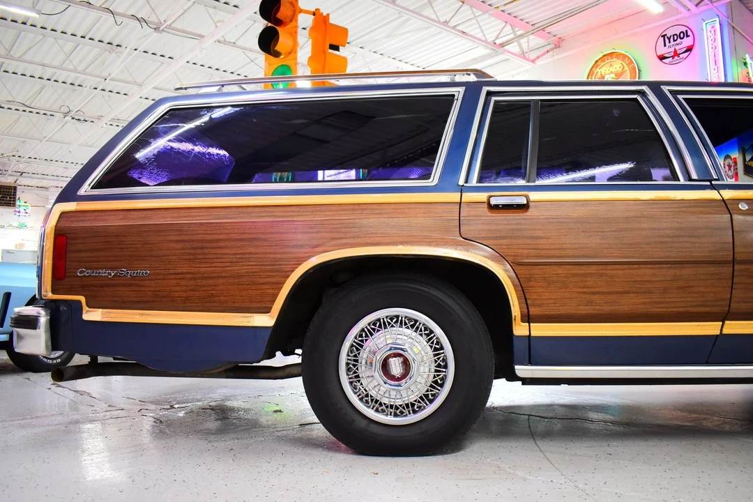 1986 Ford Country Squire - Image 7 of 20