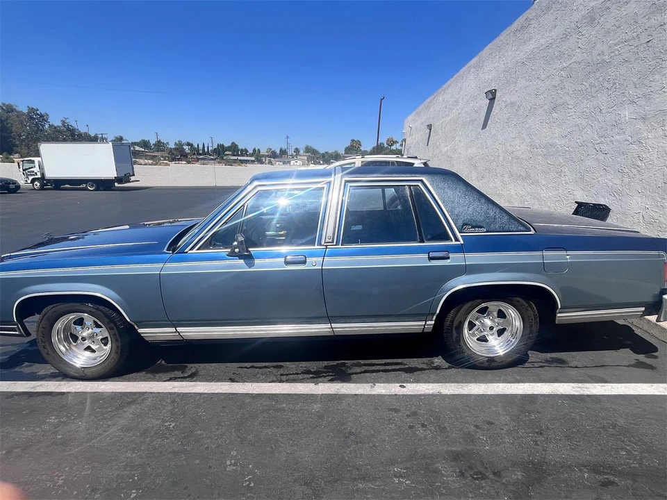 1986 Ford Crown Victoria - Image 3 of 10