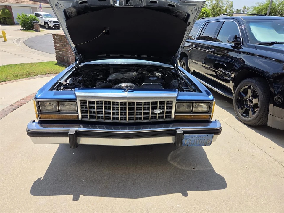 1986 Ford Crown Victoria - Image 8 of 10