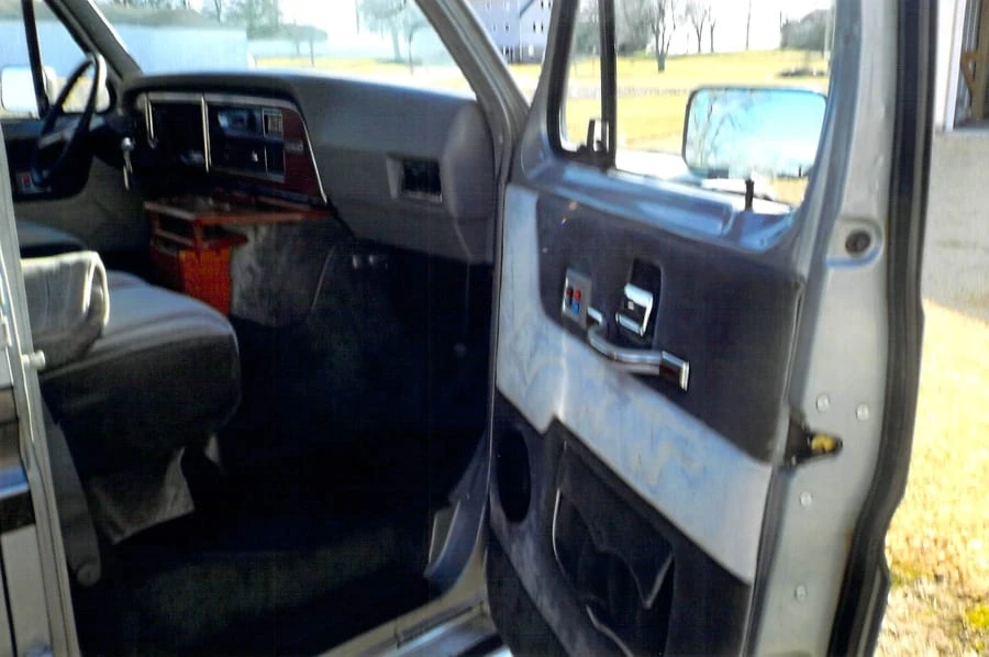 1986 Ford Econoline Van - Image 10 of 13