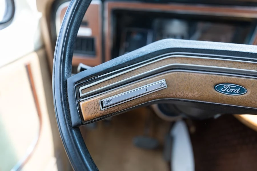 1986 Ford Econoline Van - Image 30 of 31