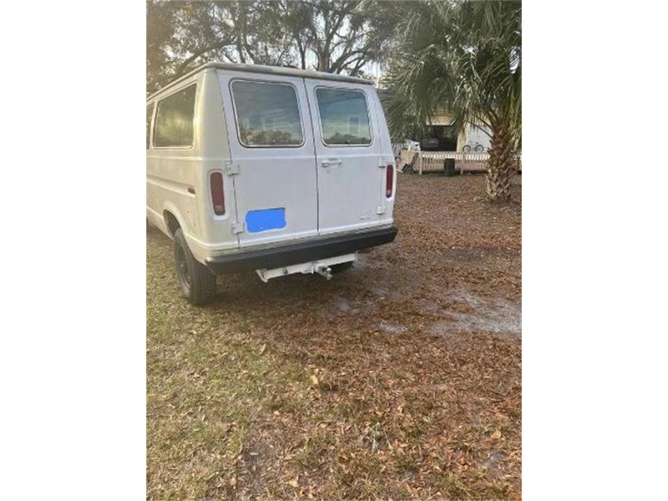 1986 Ford Econoline Van - Image 2 of 12