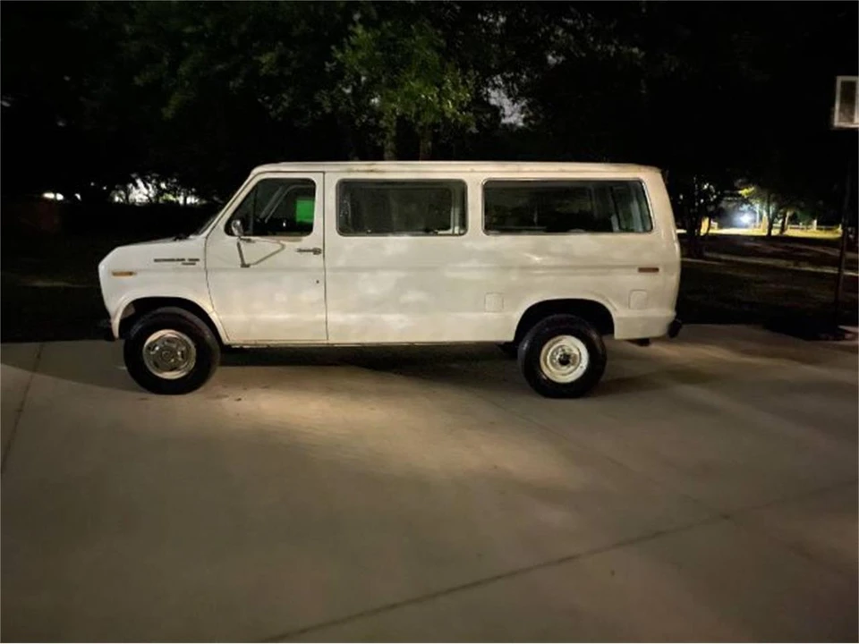 1986 Ford Econoline Van - Image 8 of 12