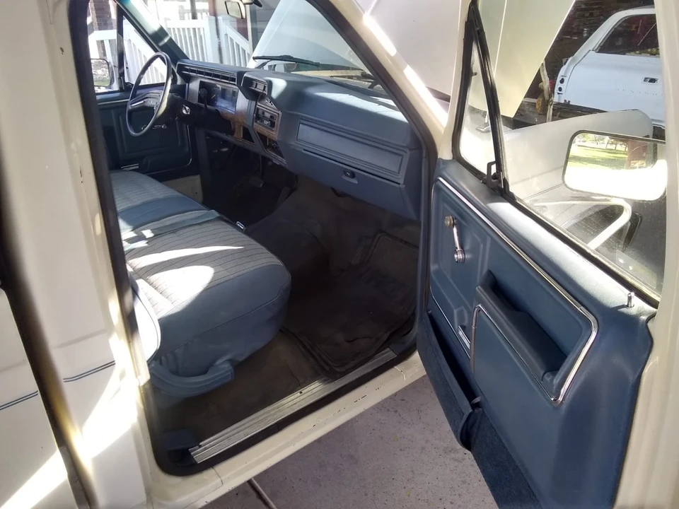 1986 Ford F-Series 7th Gen - Image 10 of 10