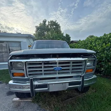 1986 Ford F-150 FX4 Pickup 2D 6 1/2 ft