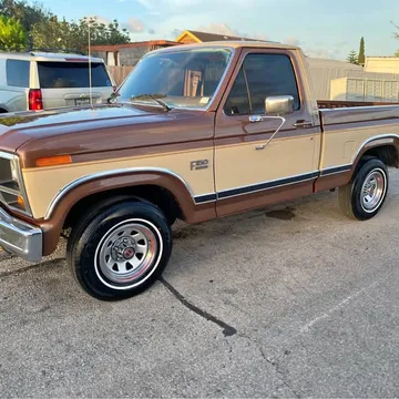 1986 Ford F-150 XLT Pickup 2D 6 1/2 ft