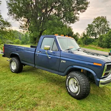1986 Ford F-150 XLT Pickup 2D 8 ft