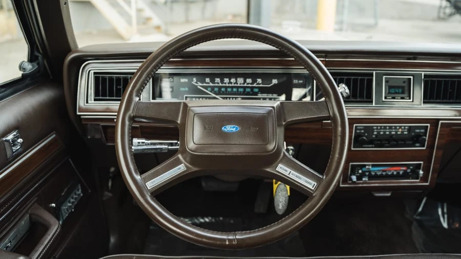 1986 Ford LTD - Image 19 of 27